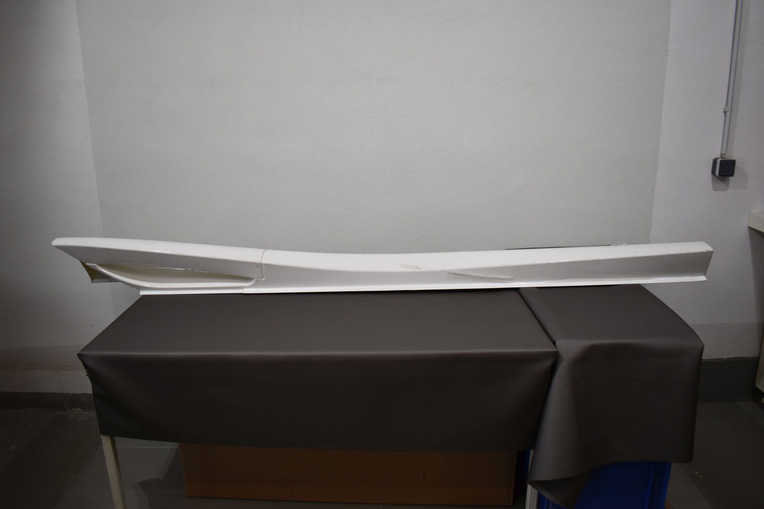 Eura Mobil Wohnmobil Seitenverkleidung weiß; 2410x145mm – Bild 6