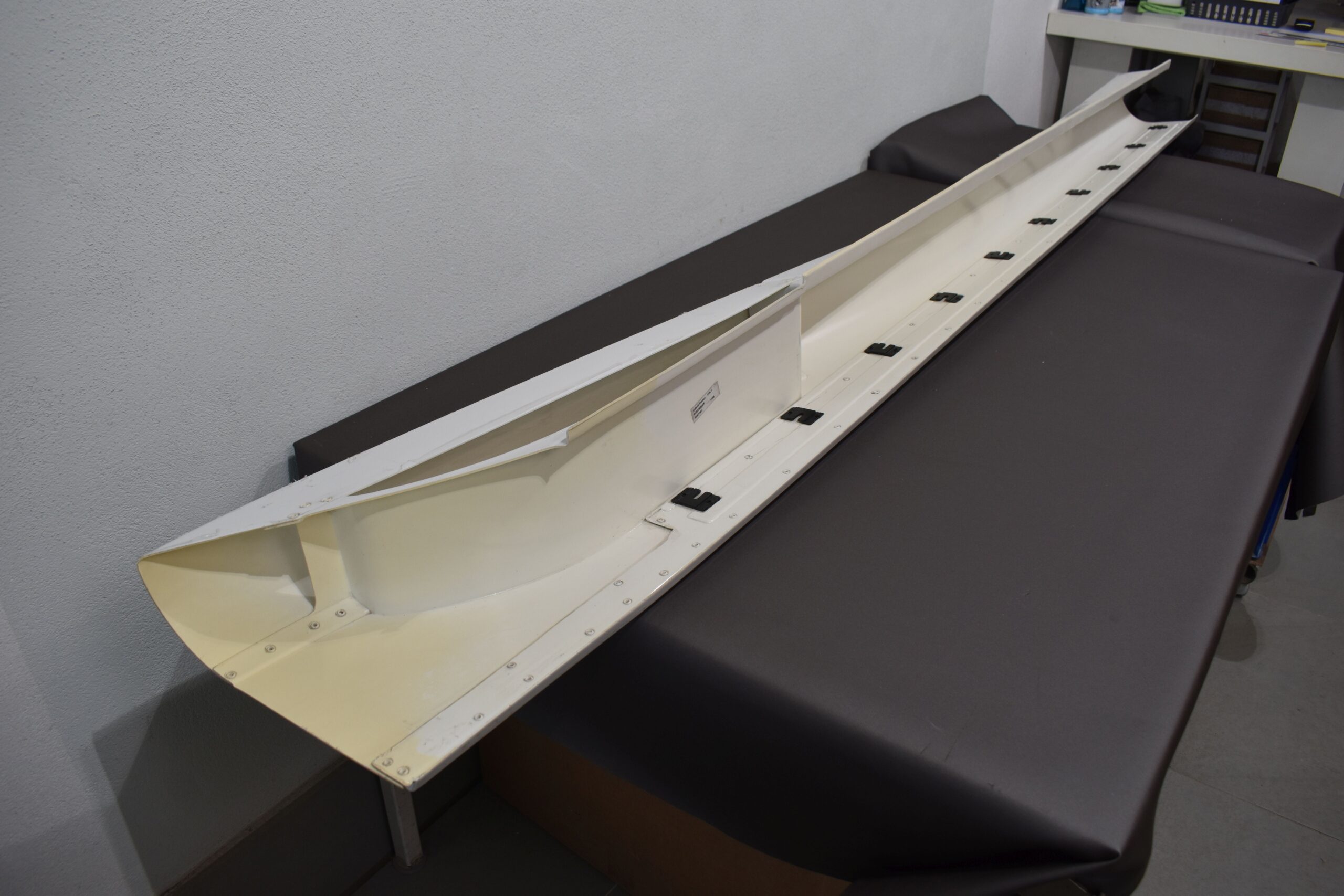 Eura Mobil Wohnmobil Seitenverkleidung weiß; 2410x145mm – Bild 12