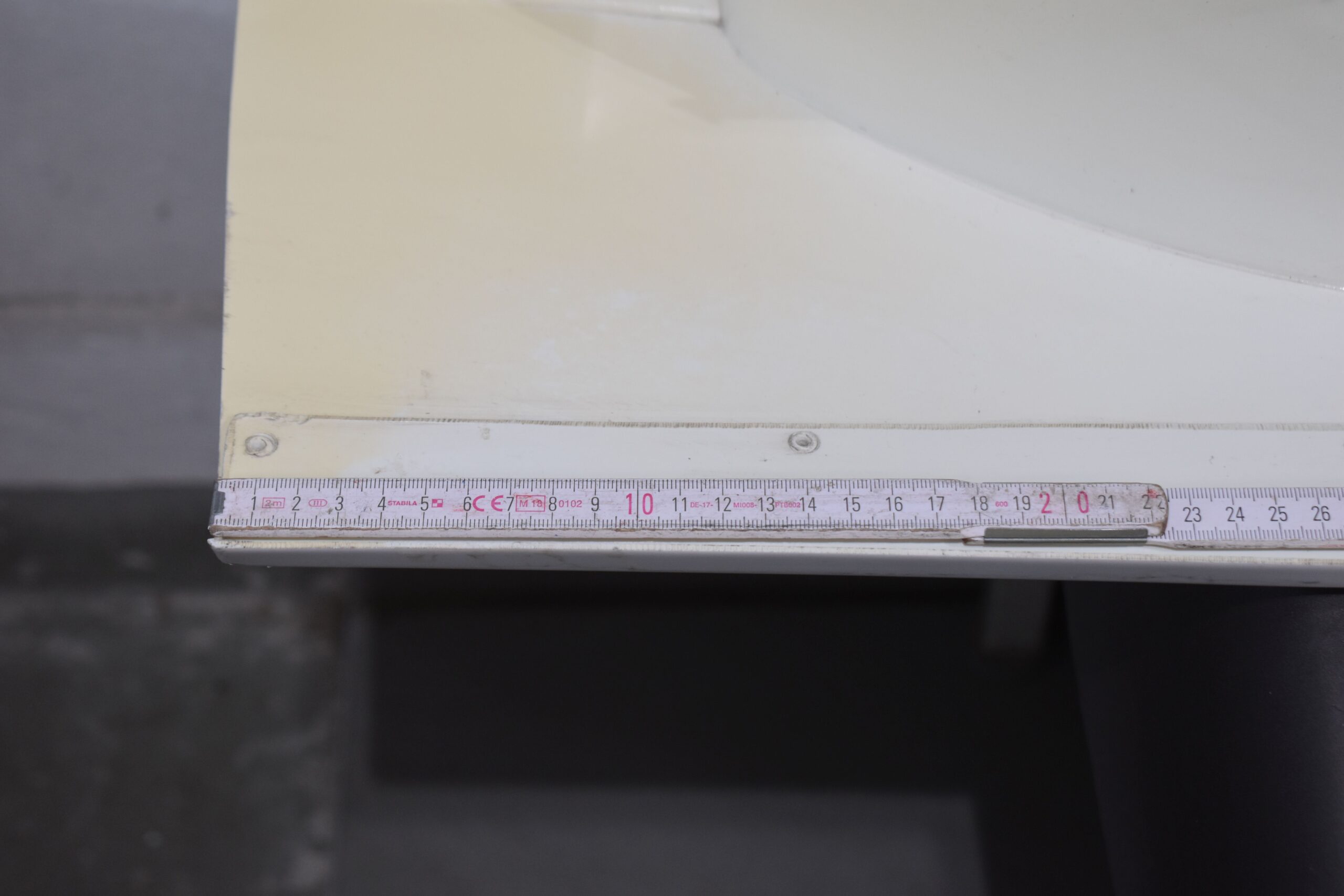 Eura Mobil Wohnmobil Seitenverkleidung weiß; 2410x145mm – Bild 16