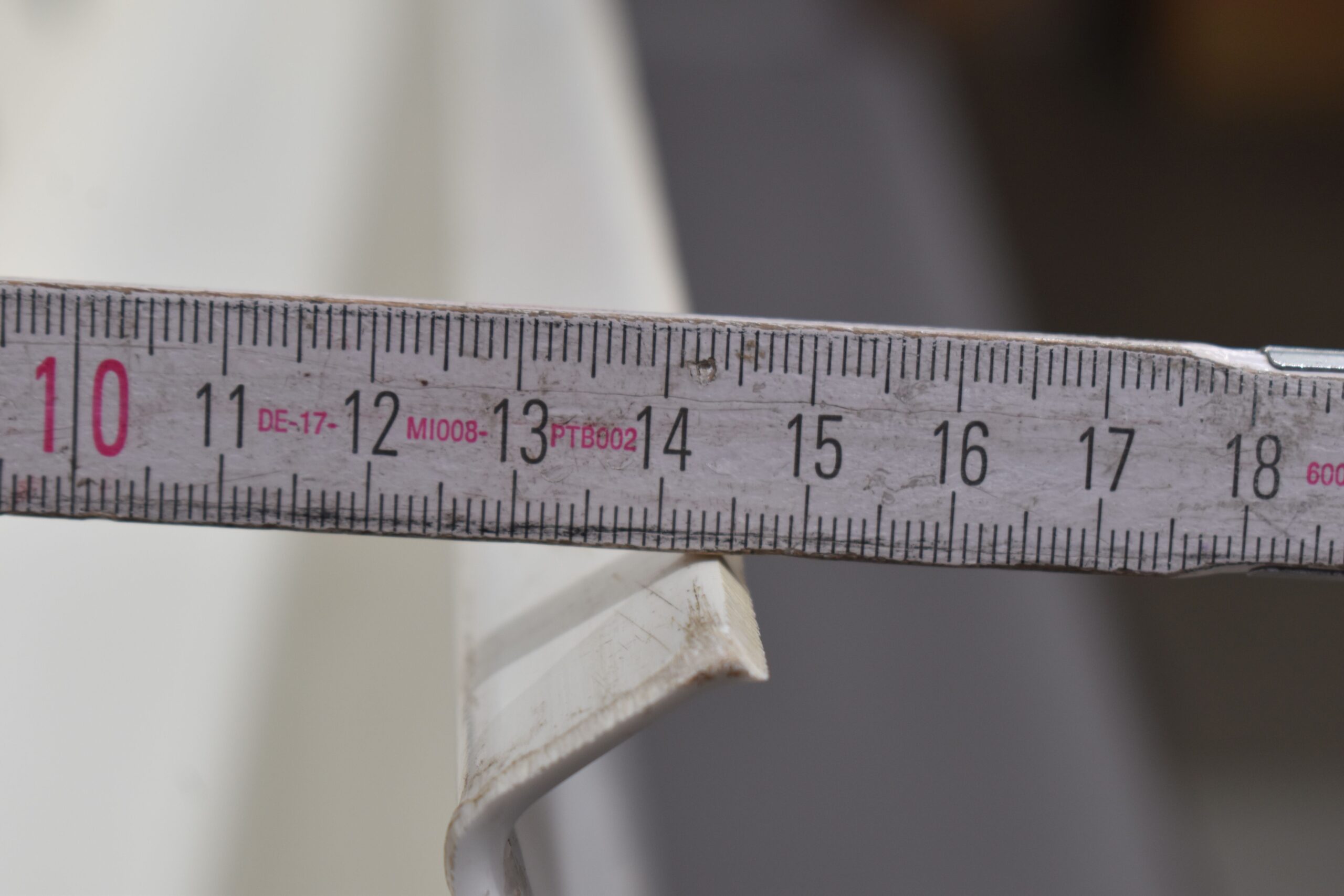 Eura Mobil Wohnmobil Seitenverkleidung weiß; 2410x145mm – Bild 19