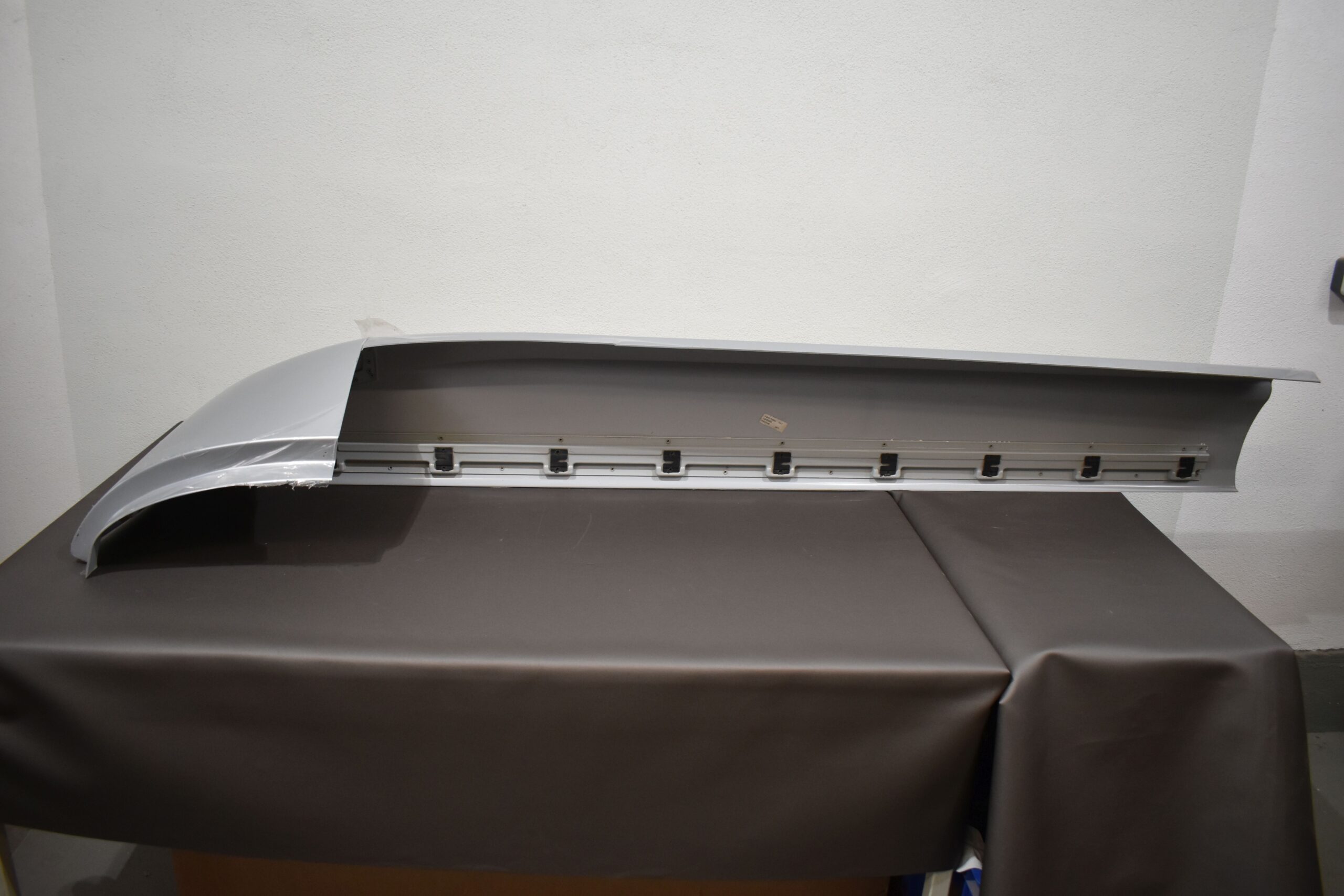 Eura Mobil Verkleidungsteil gerade; 1970x320mm – Bild 6