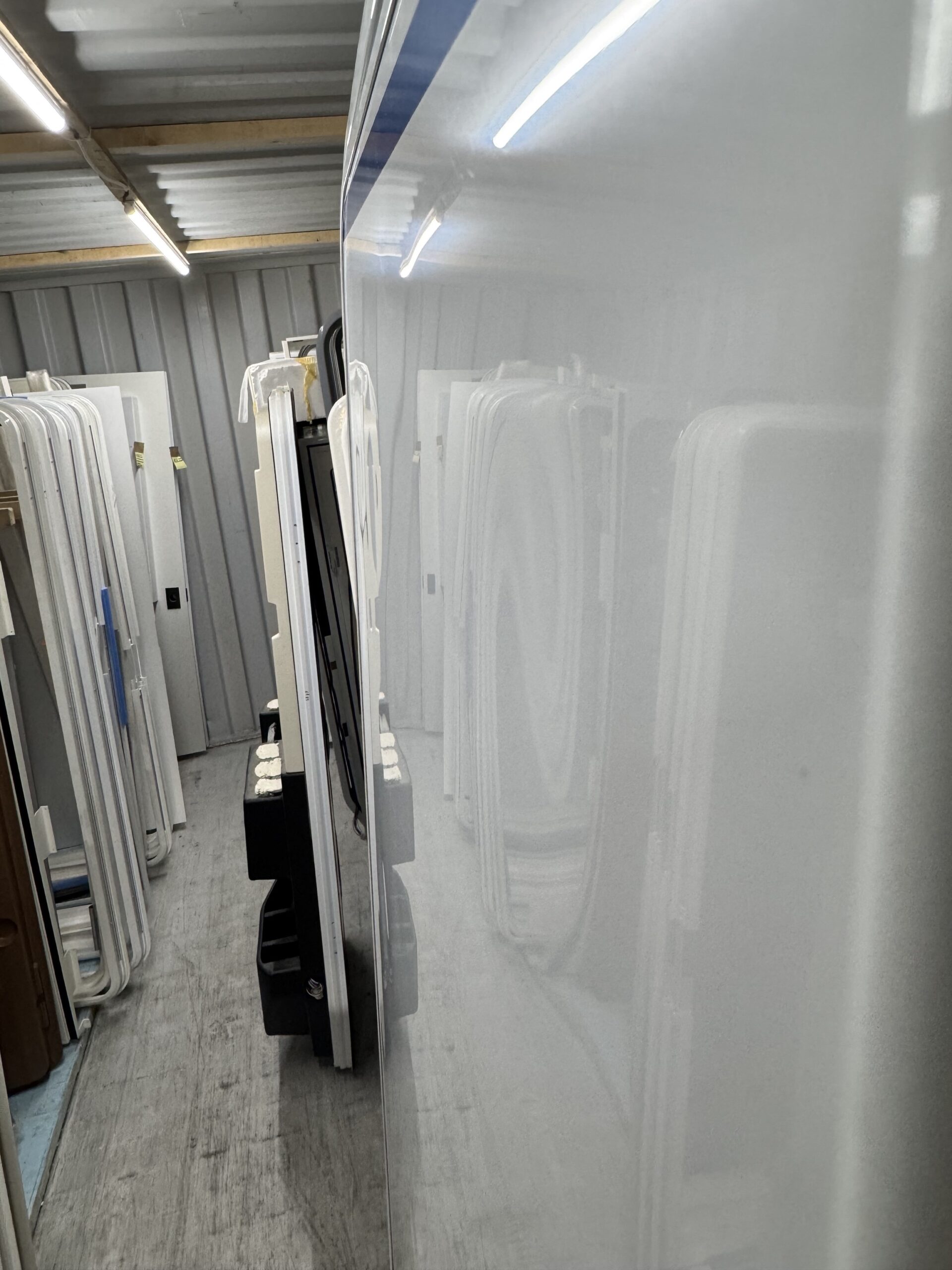 Aufbautür mit Rahmen; weiß / blau; 1970x625mm – Bild 20