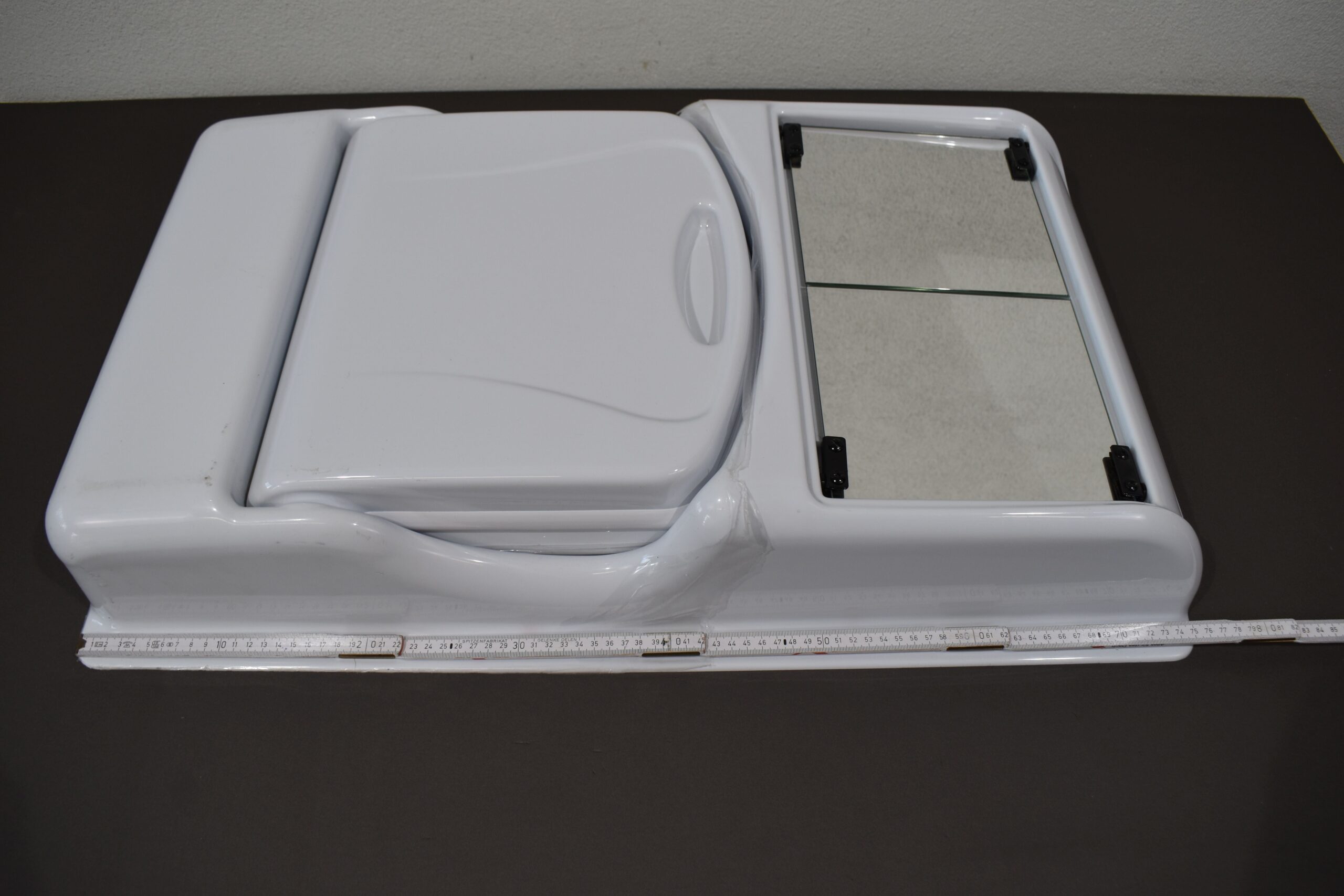 Reimo Klappwaschbecken mit Spiegel und Stauraum – Bild 13