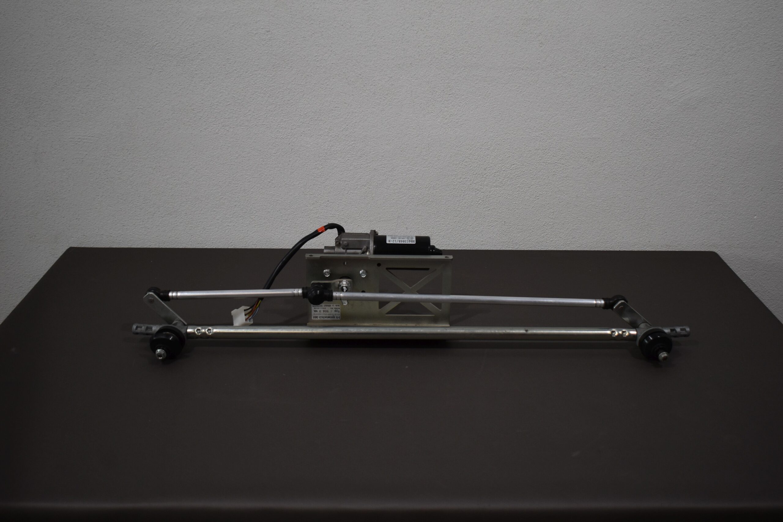 Scheibenwischmotor mit Arm BB403868