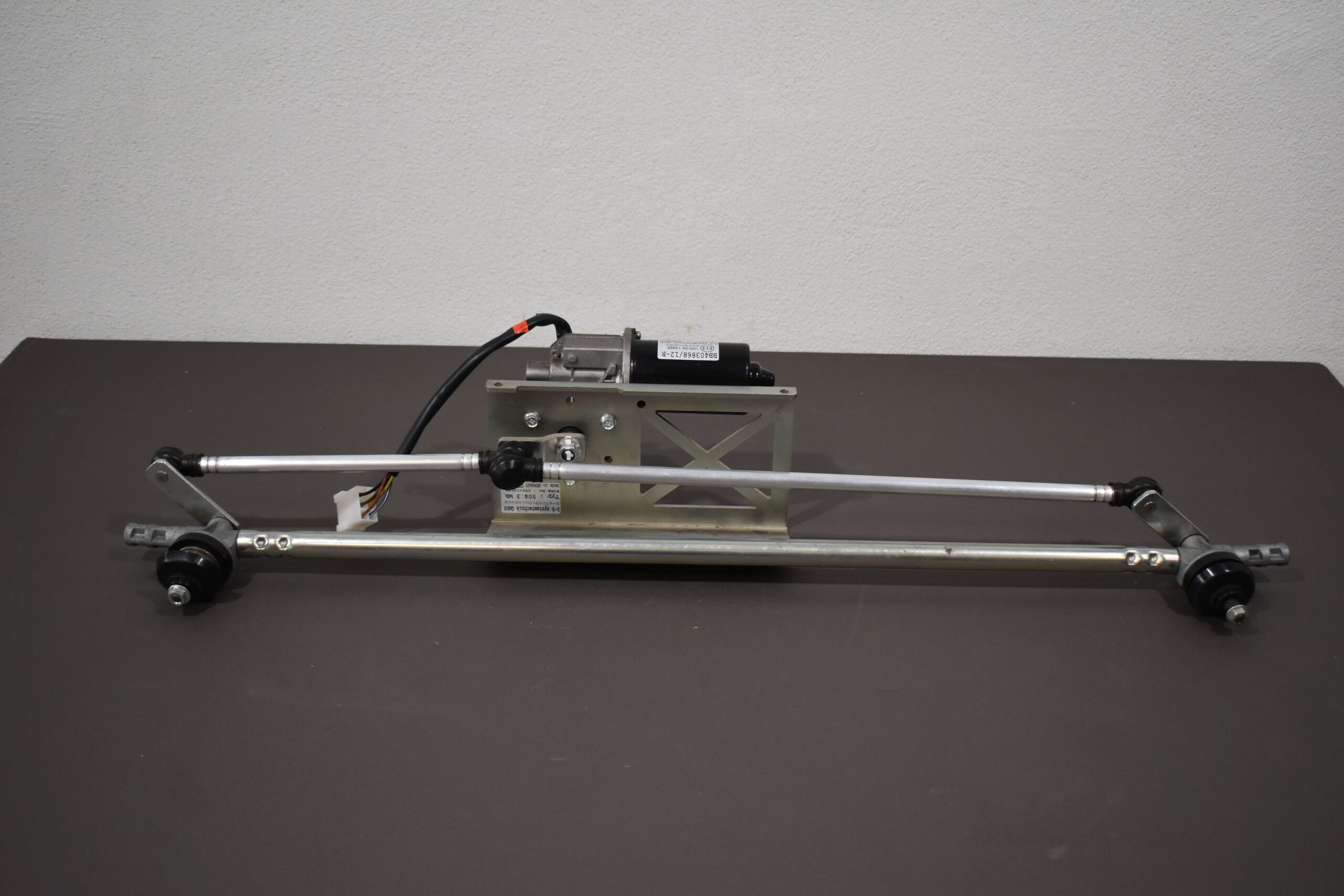 Scheibenwischmotor mit Arm BB403868 – Bild 2