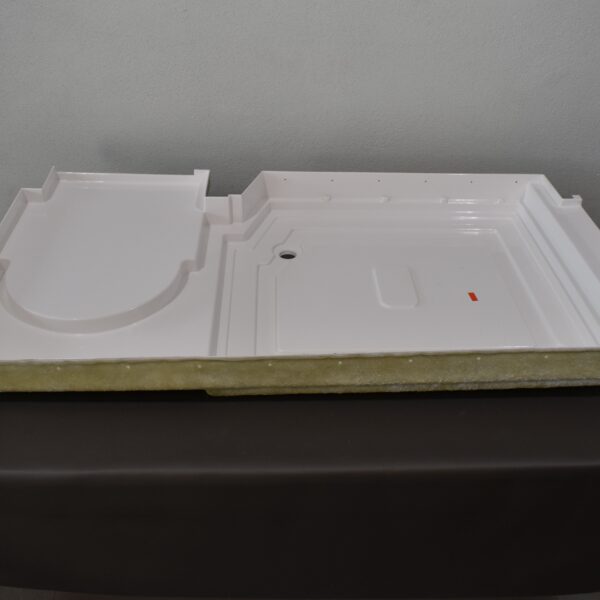 Alternative view of Niesmann und Bischoff Hymer Duschwanne weiß