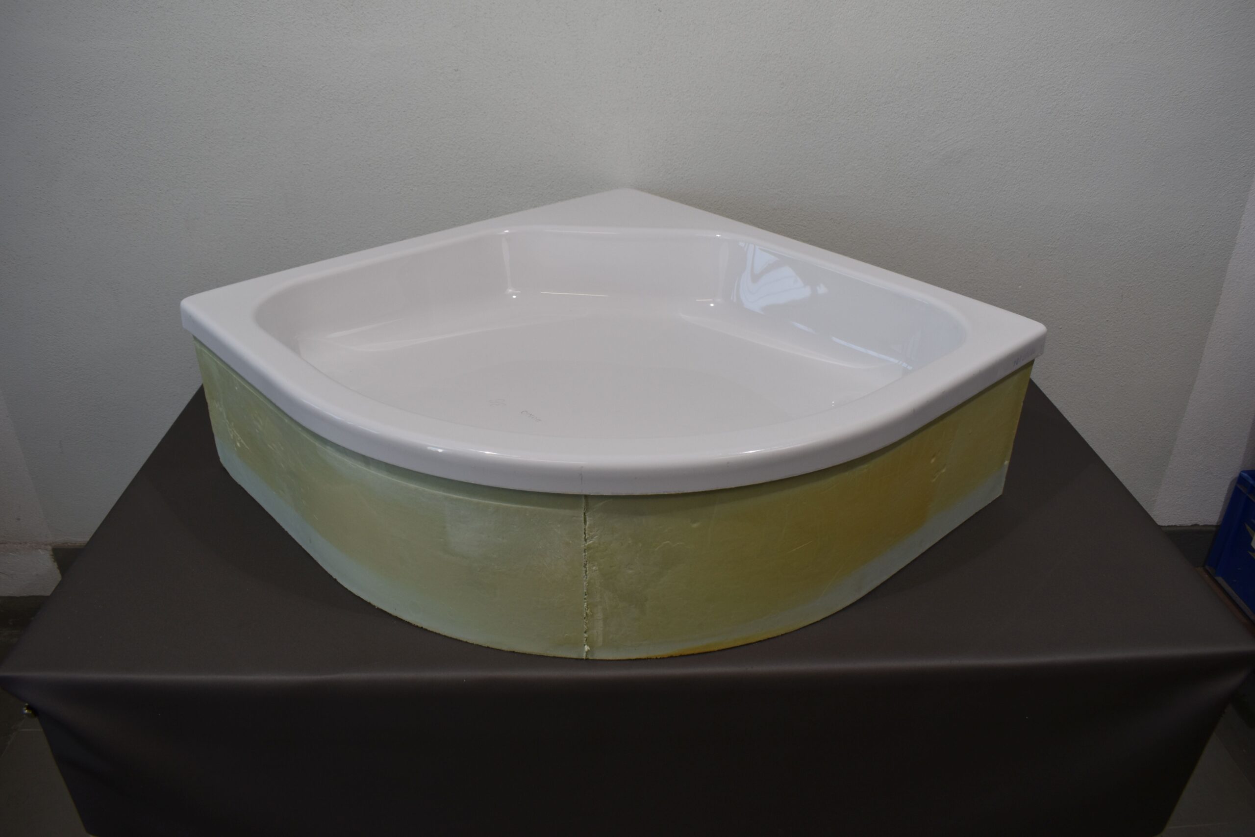 Niesmann und Bischoff Hymer Rundduschwanne DOMO80 weiß – Bild 2