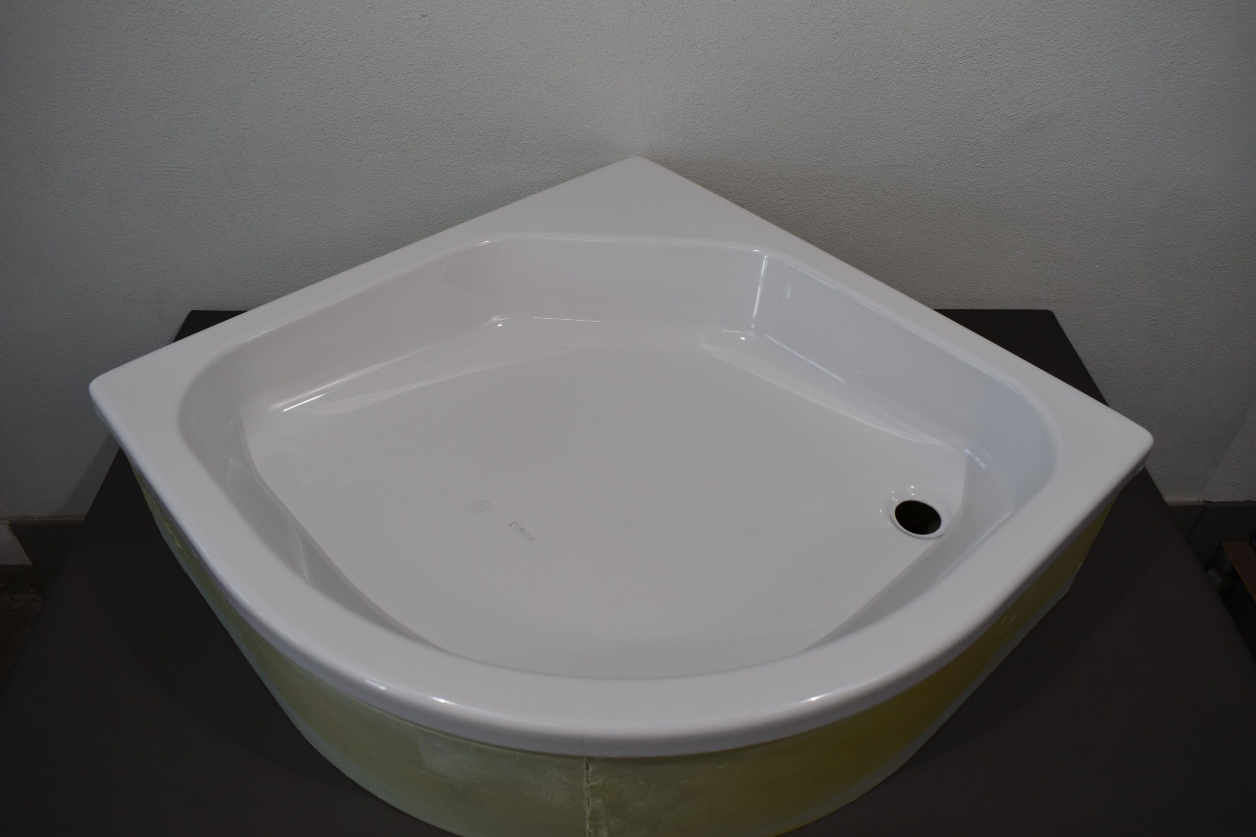 Niesmann und Bischoff Hymer Rundduschwanne DOMO80 weiß – Bild 3