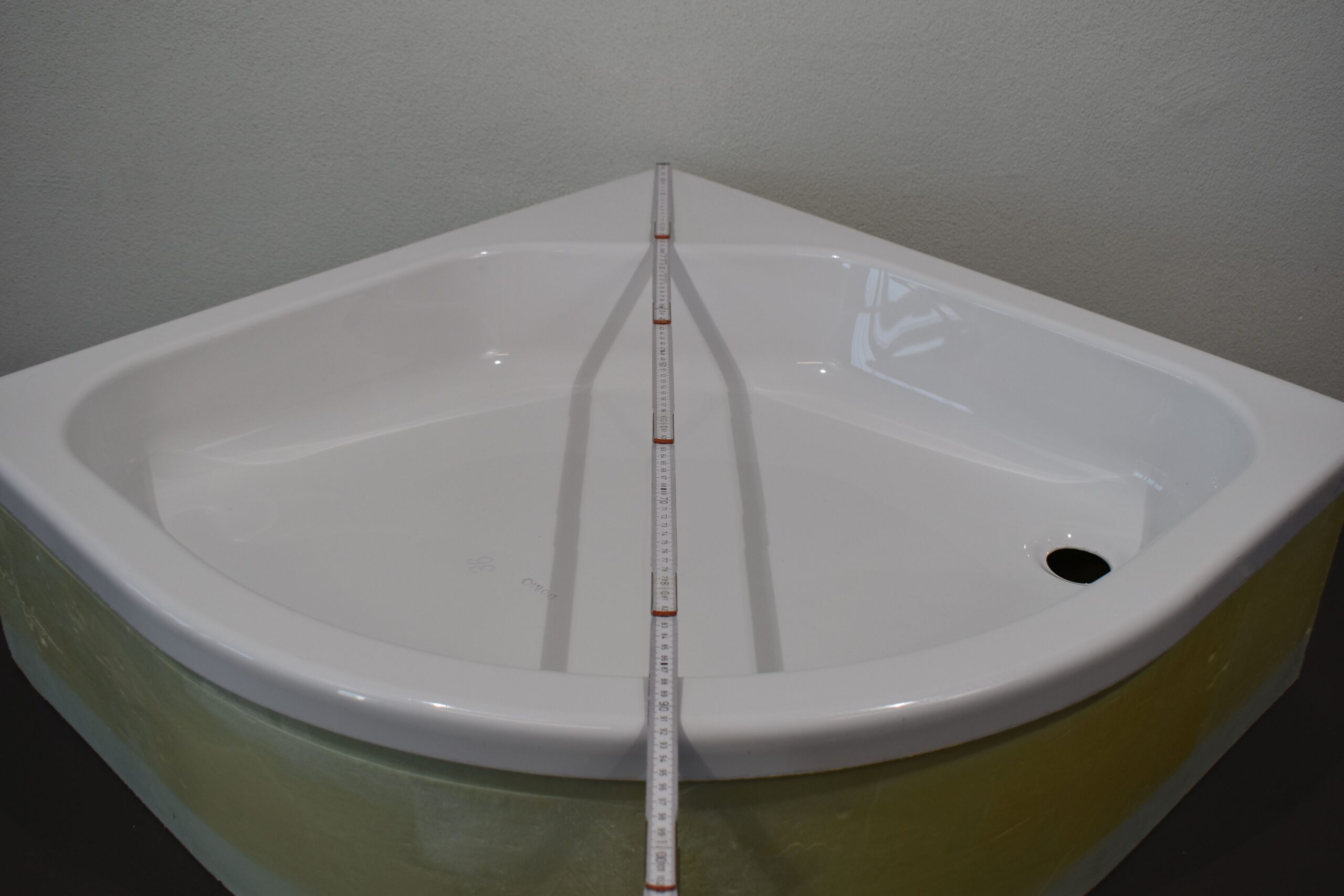 Niesmann und Bischoff Hymer Rundduschwanne DOMO80 weiß – Bild 10