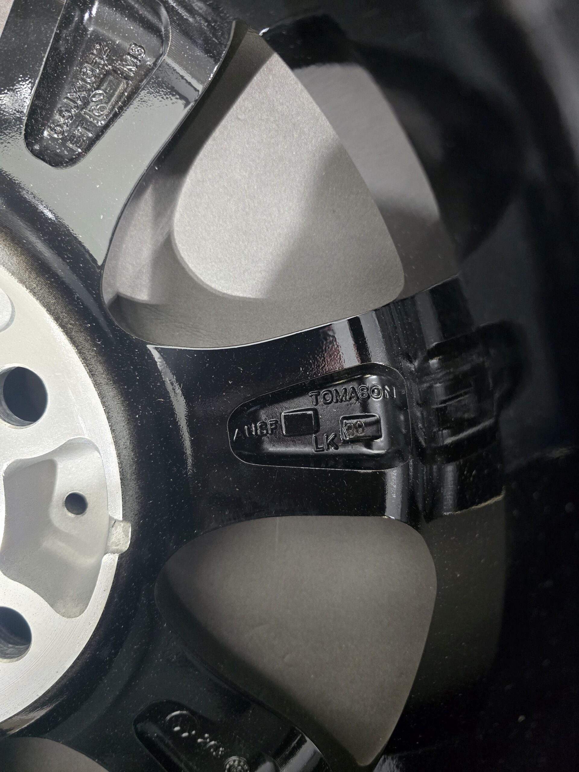 Tomason Alufelge schwarz/ silber, 6,5 J X 16 H2 – Bild 2