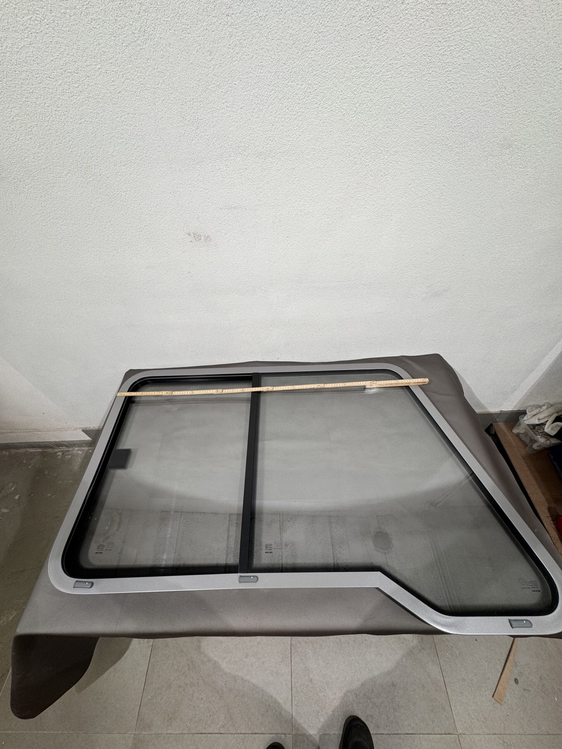 Mekuwa Schiebefenster Beifahrerseite grau 43-R001410 – Bild 6