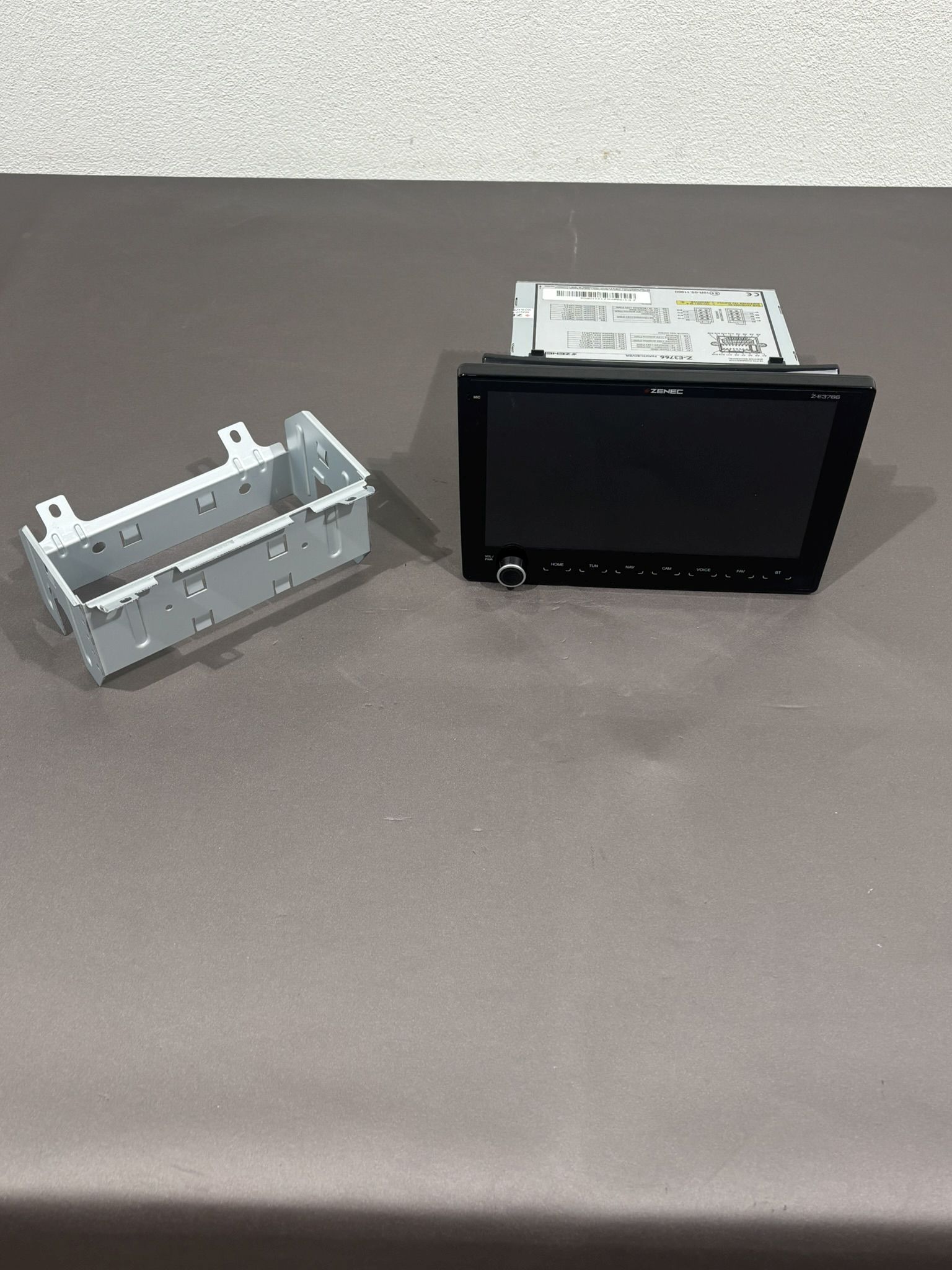 Zenec Navigationssystem Z-E3766 – Bild 2