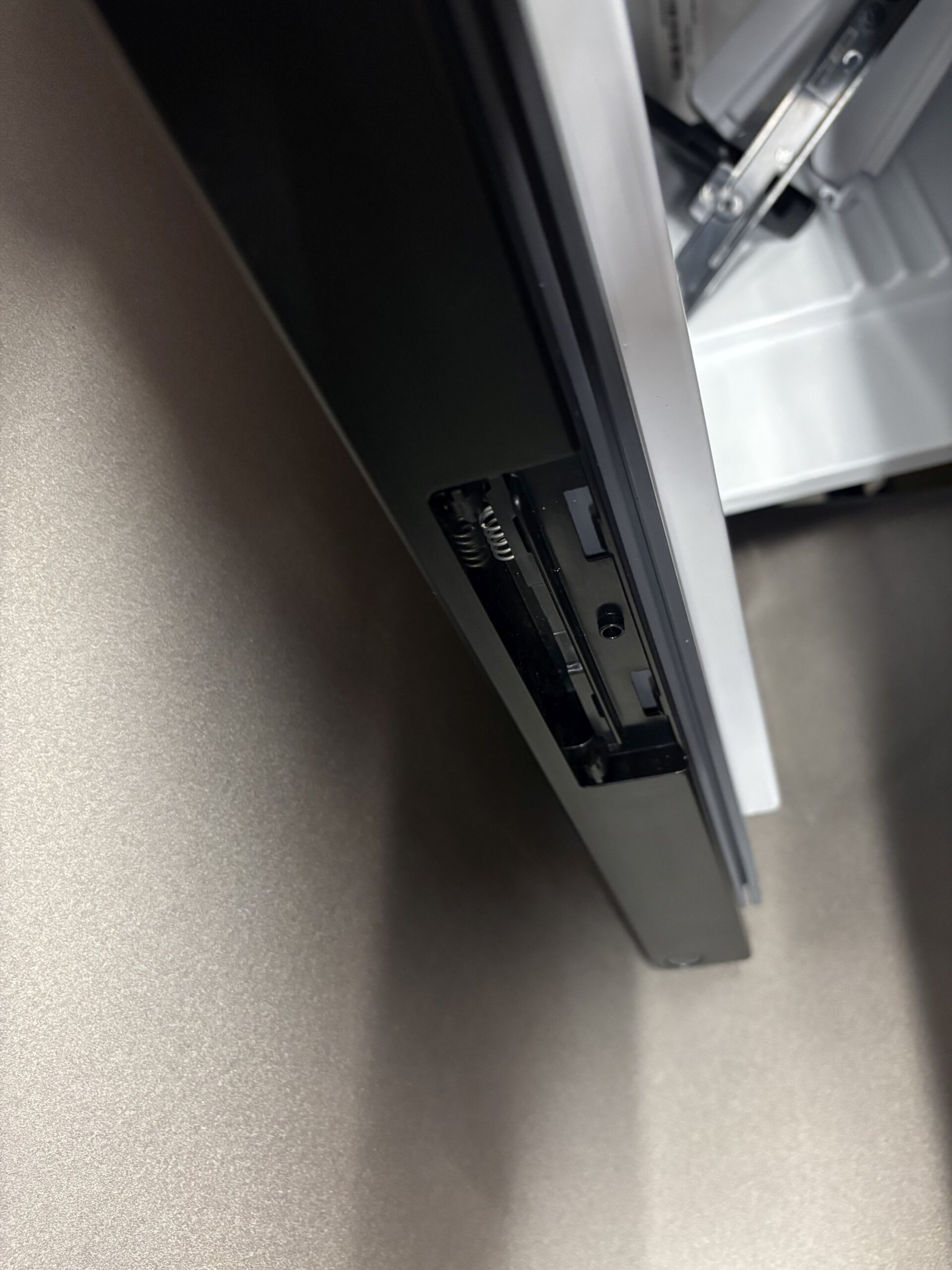 Thetford Kühlschrank Model Nr.: REFR N4141E – Bild 11