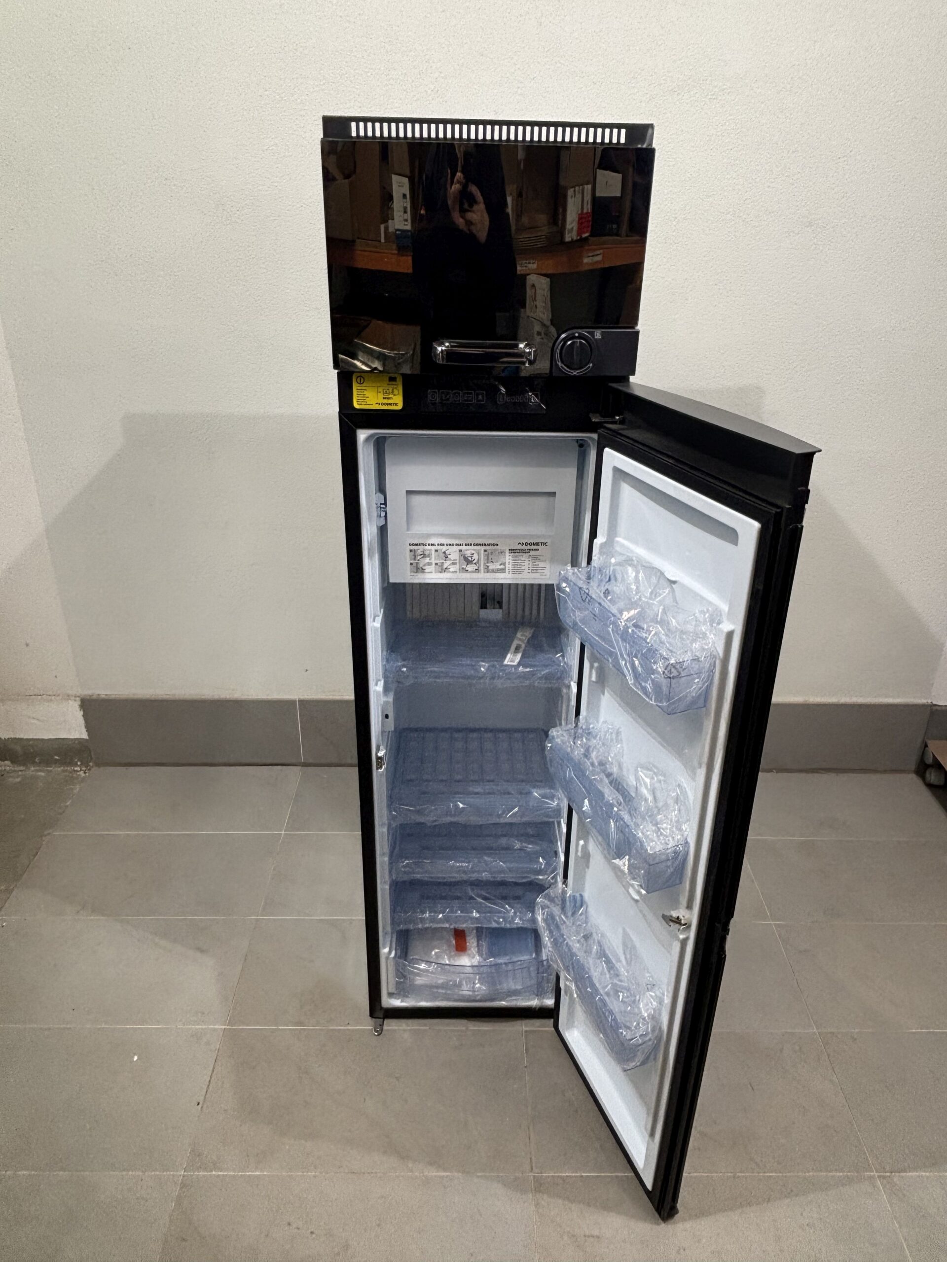 Dometic RMLT 9335 Kühlschrank + Backofen – Bild 2