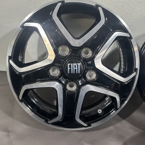 Alternative view of Fiat Alufelgensatz 16" 6.0J x 16H2 ET 68 / 12022M16