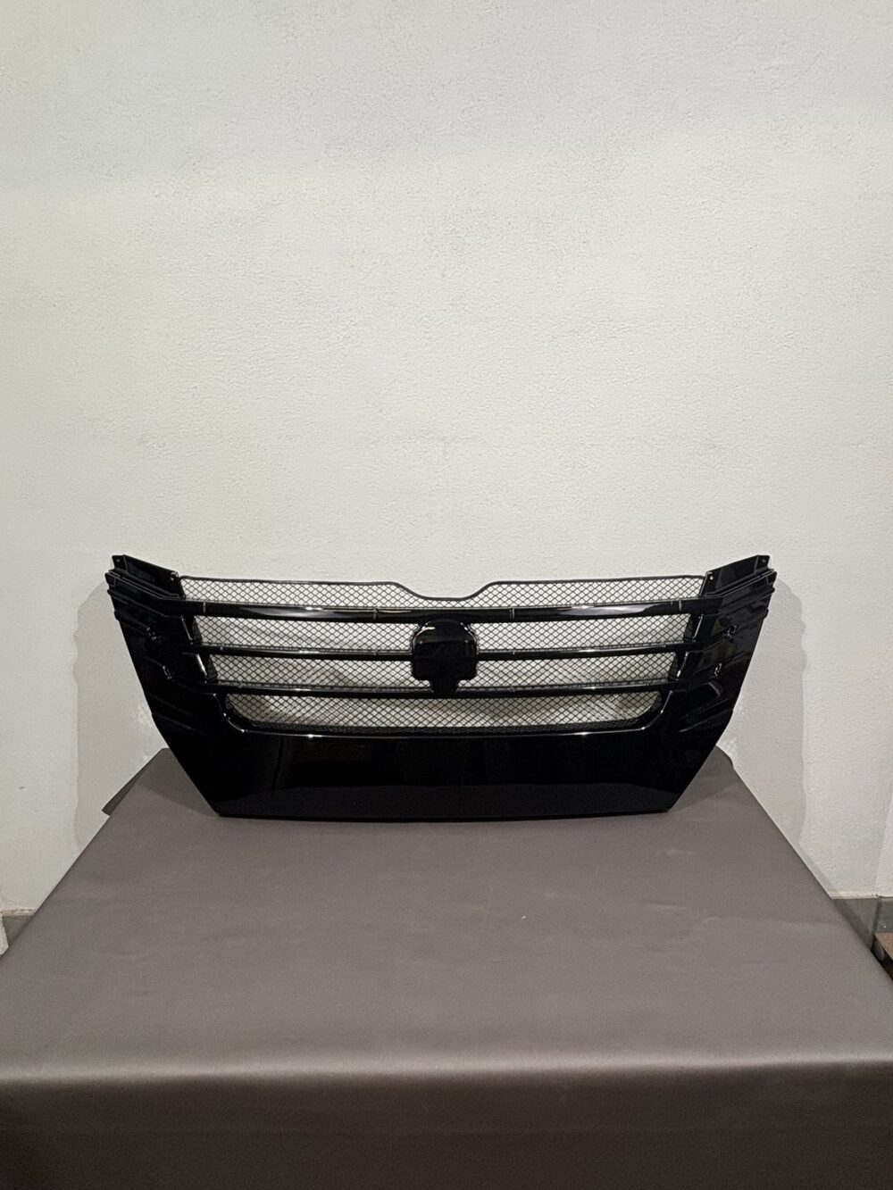 Niesmann+Bischoff Kühlergrill NB40