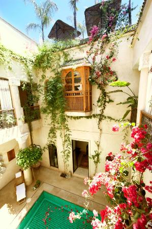 Riad Dar Justo - Courtyard, small pool to refresh