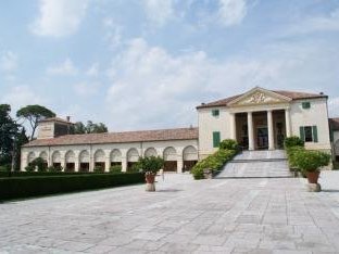 Vicenza and the Palladian Villas by Hubert