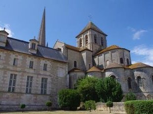 Saint-Savin sur Gartempe by Thibault Magnien