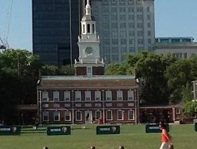 Independence Hall by Eric Lurio