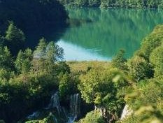 Plitvice Lakes by Hubert