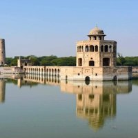 Hiran Minar and Tank by Solivagant