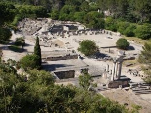 Les villes antiques de la Narbonnaise by Hubert