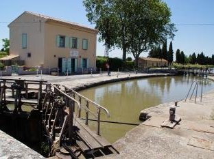 Canal du Midi by Hubert