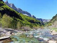 Pyrénées - Mont Perdu by Clyde