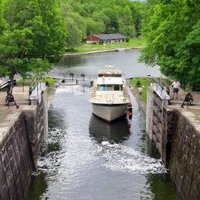 Rideau Canal by Jay T