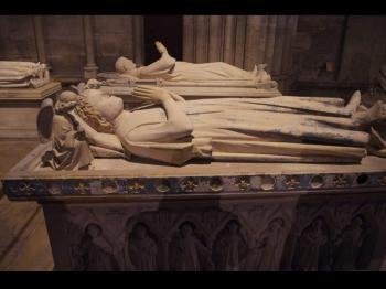 Cathédrale de Saint-Denis by Thibault Magnien