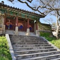 Seowon, Neo-Confucian Academies by Clyde