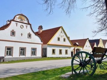 Holasovice by Frederik Dawson