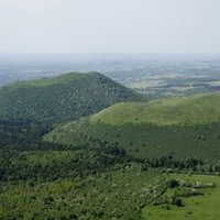 Chaîne des Puys by Hubert