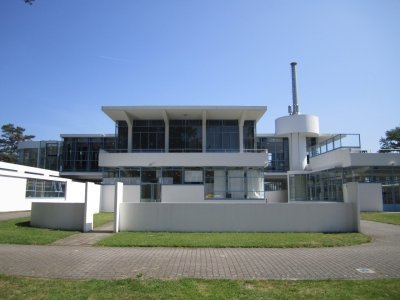 Voormalige Nazorgkolonie en Sanatorium Zonnestraal by Peter Alleblas