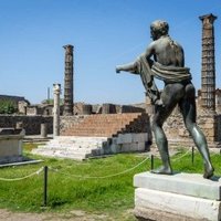 Pompei by Michael Turtle