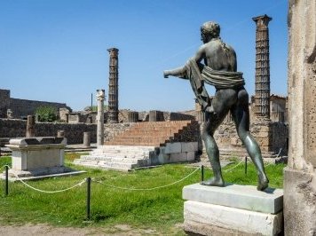 Pompei by Michael Turtle