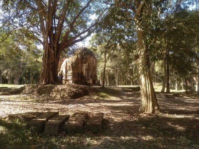 Sambor Prei Kuk by Nan