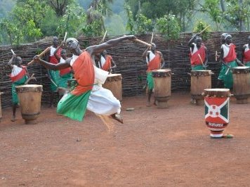 La résidence royale du Burundi: Le cas de Gishora by Michael Novins
