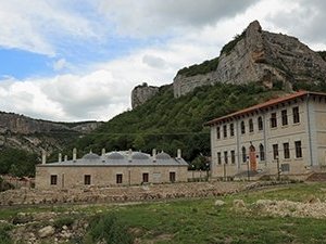 The historical surroundings of Crimean Khans' capi by Juha Sjoeblom