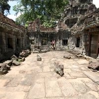 Angkor by Jakob Frenzel