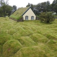 The Turf House Tradition by Els Slots
