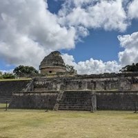 Chichen-Itza by Eric
