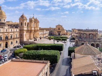 Val di Noto by Ilya Burlak