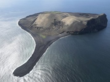 Surtsey by Kbecq