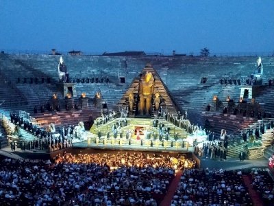 Verona by Tsunami