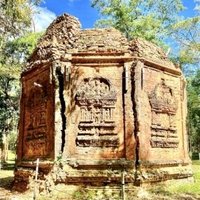 Sambor Prei Kuk by Frederik Dawson