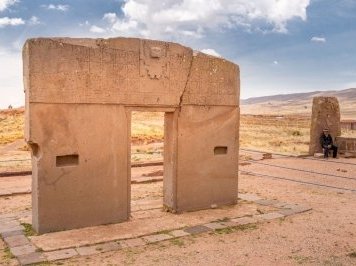 Tiwanaku by Christravelblog