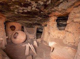Greniers en série des grottes de Nok, Mamproug, Ko by Christravelblog