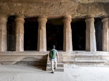 Elephanta Caves by Carlo Sarion